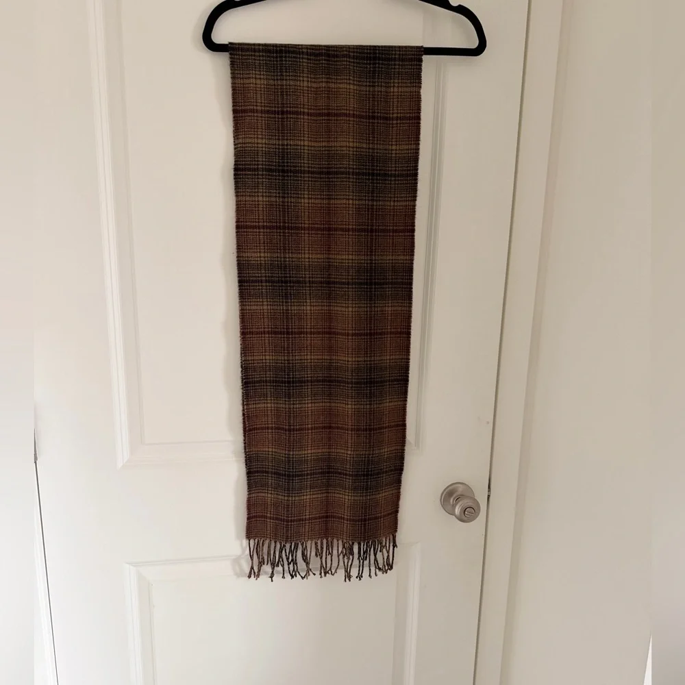 Bundle of 4 men's winter fringe acrylic scarves